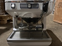 Кофемашина автоматическая Appia LIFE 1gr V 220V white+high groups/БУ NuovaSimonelli 1   5  с подключением к воде